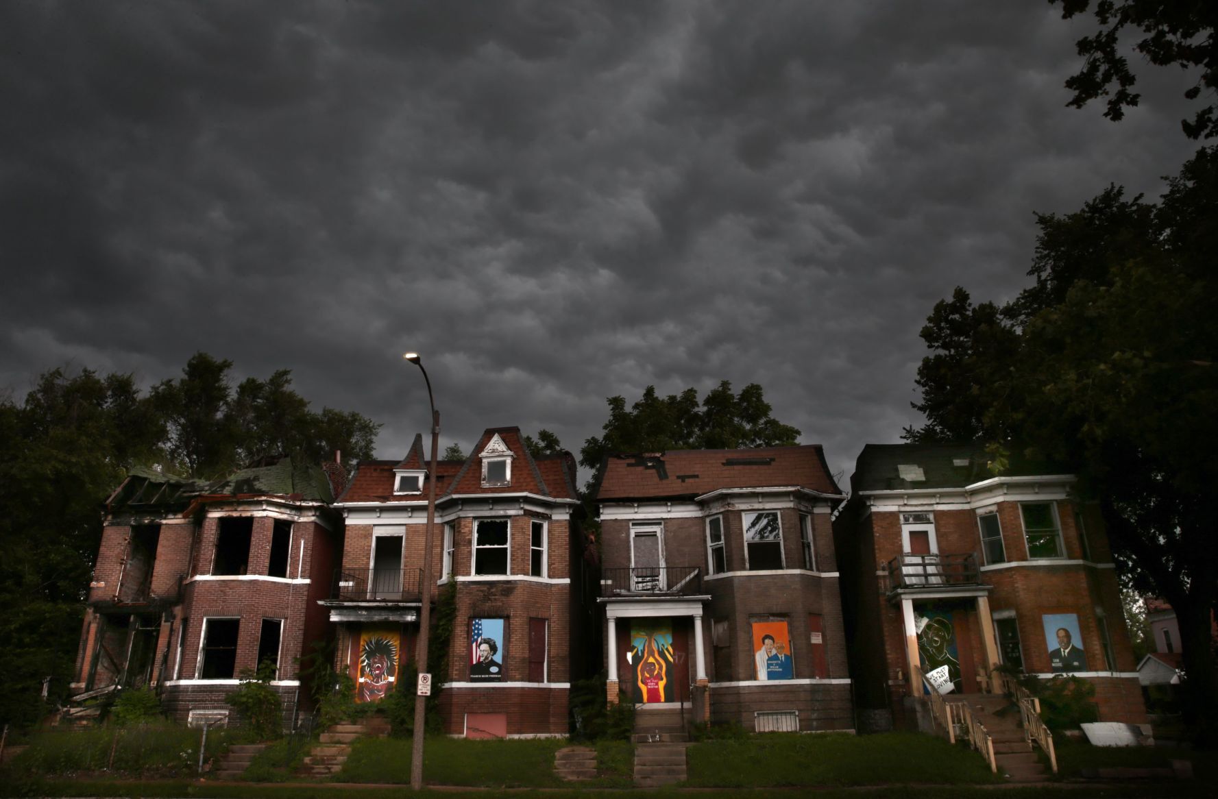 Vacant neighbors, vacant homes